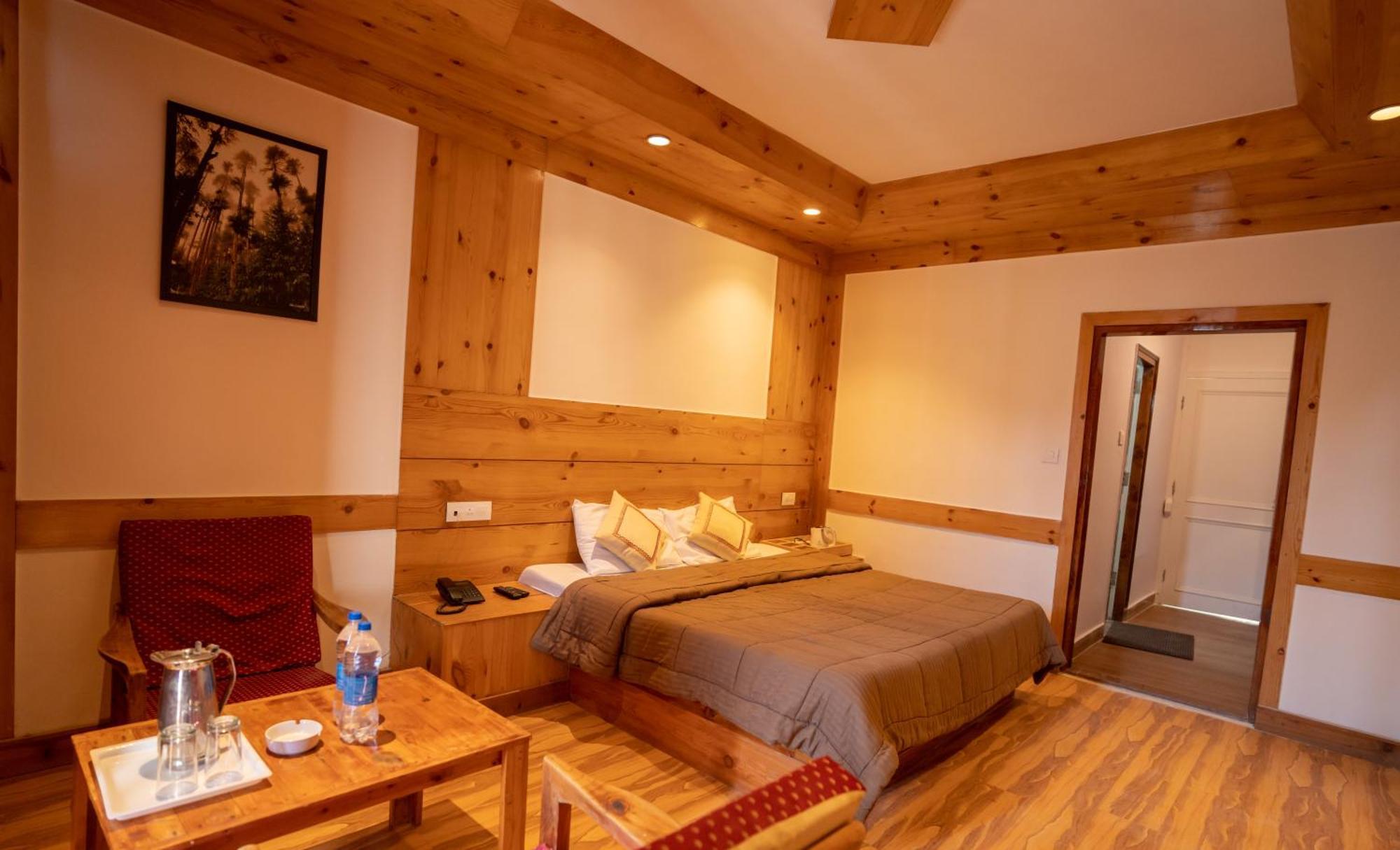 The Conifer Hotell Manāli Eksteriør bilde