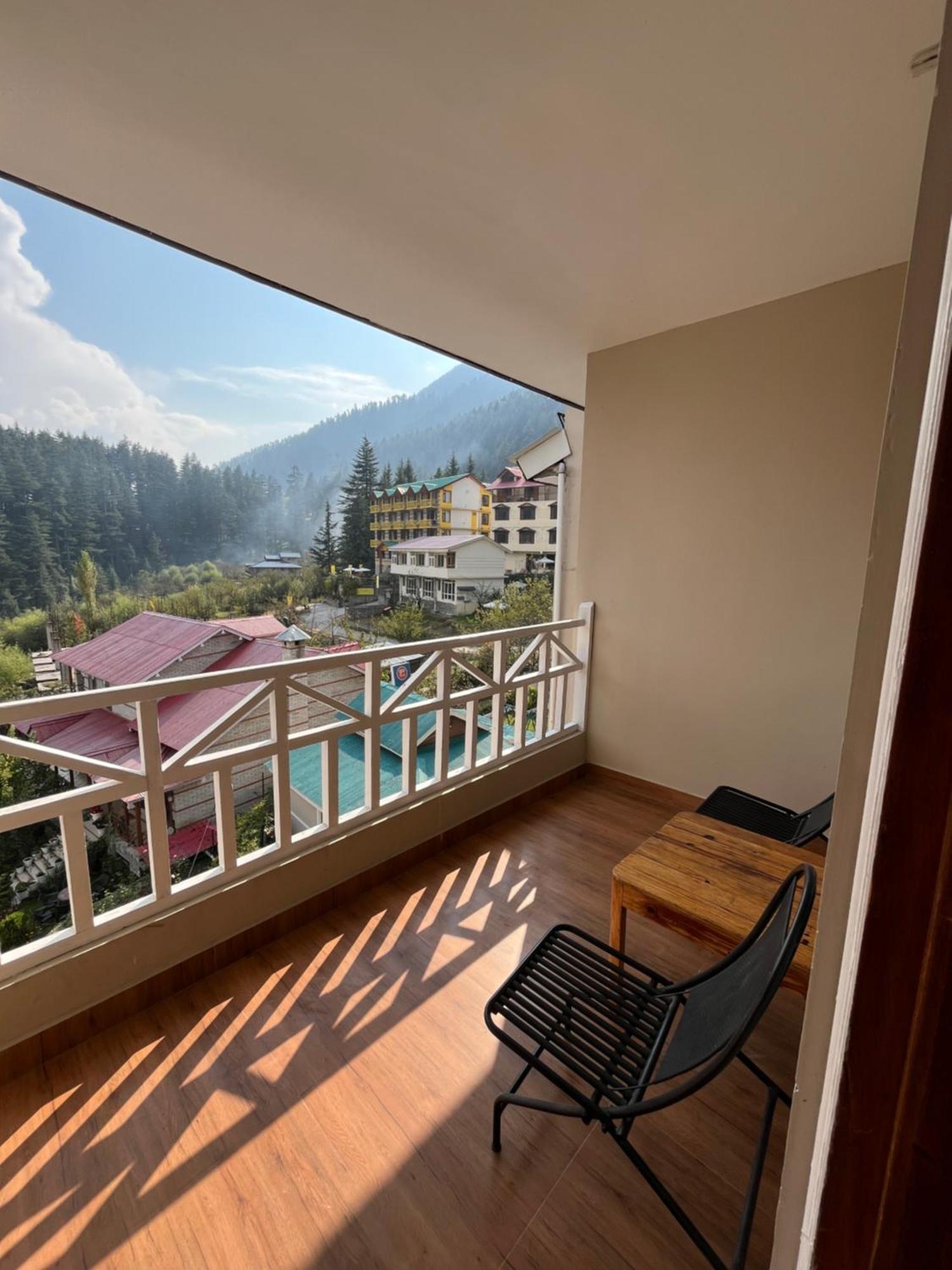 The Conifer Hotell Manāli Eksteriør bilde