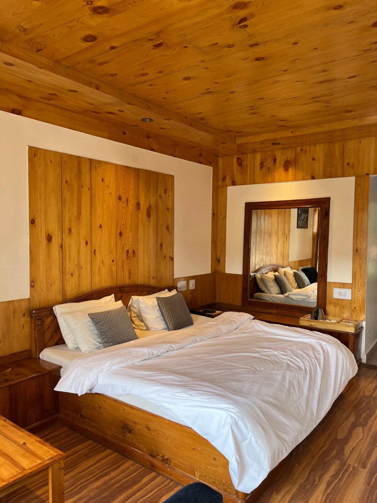 The Conifer Hotell Manāli Eksteriør bilde
